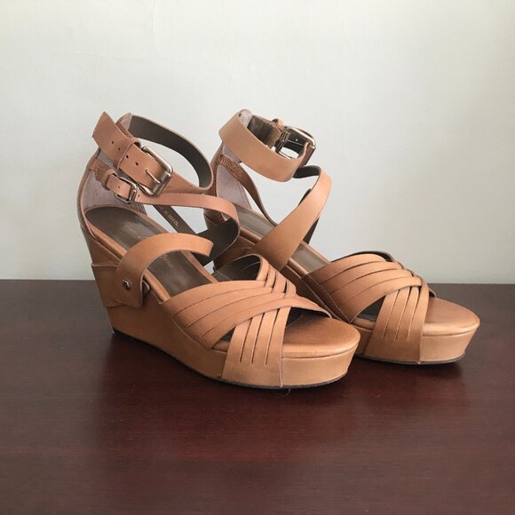 Pour La Victoire | Tan Wedge Platform Sandals - Picture 2 of 10